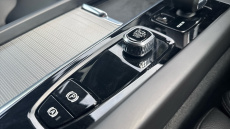 Volvo Xc60 2.0 B4P Plus Dark 5dr Geartronic Petrol Estate
